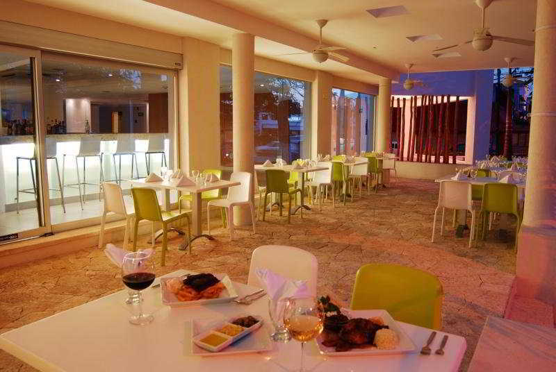 Adhara Express Hotel Cancun Restaurant photo